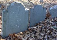 Haseltine children (died mid-1700s) [Headstone photo]